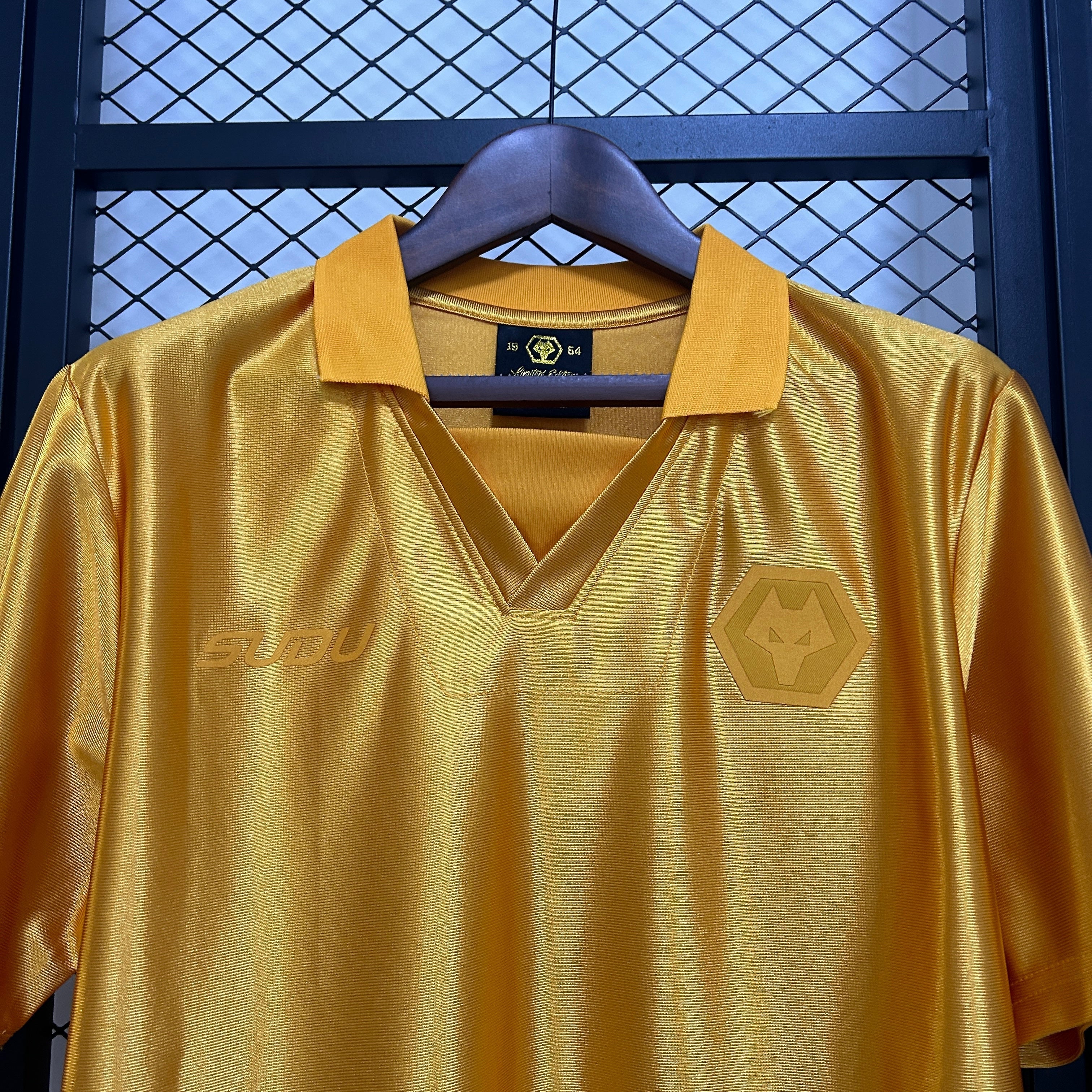 Camisa Wolves 25/26 70th Anniversary